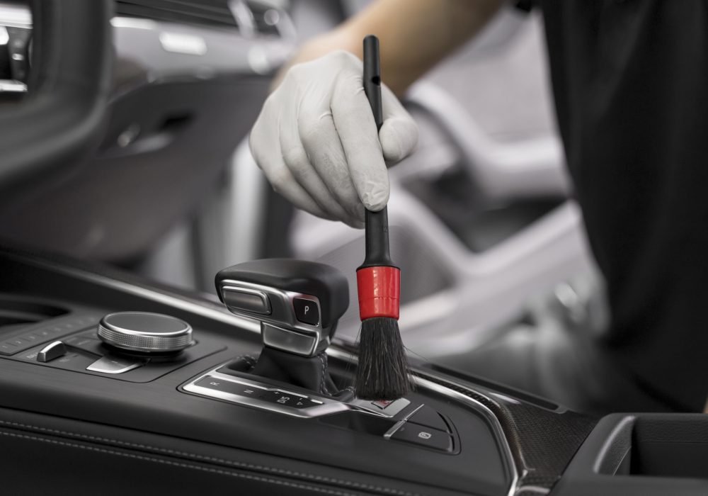 close-up-car-care-process (2)